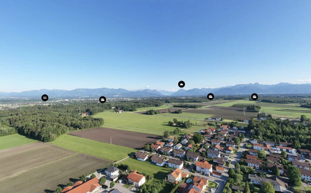 360 Drohnenaufnahme mit POIs von Großkarolinenfeld für Mehrfamilienhäuser - Fix Visuals